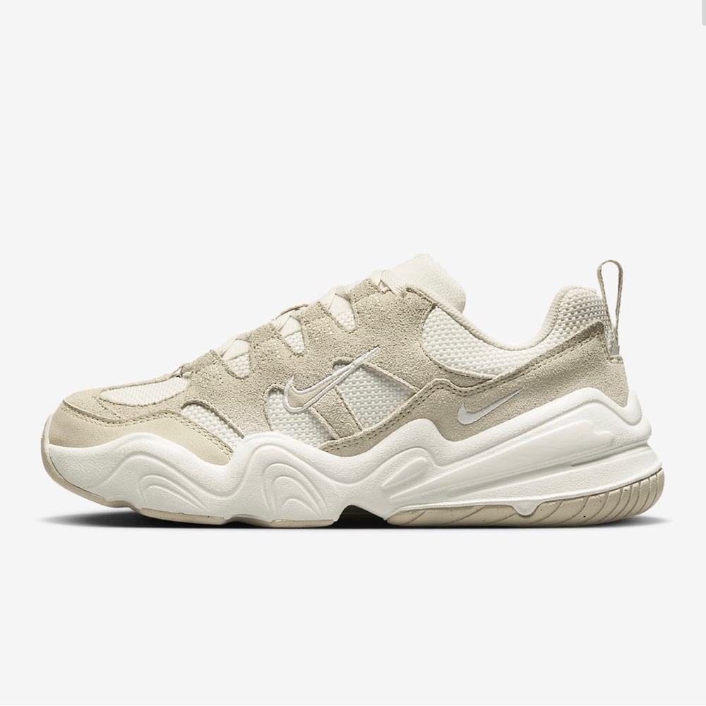 Nike Tech Hera Sneaker